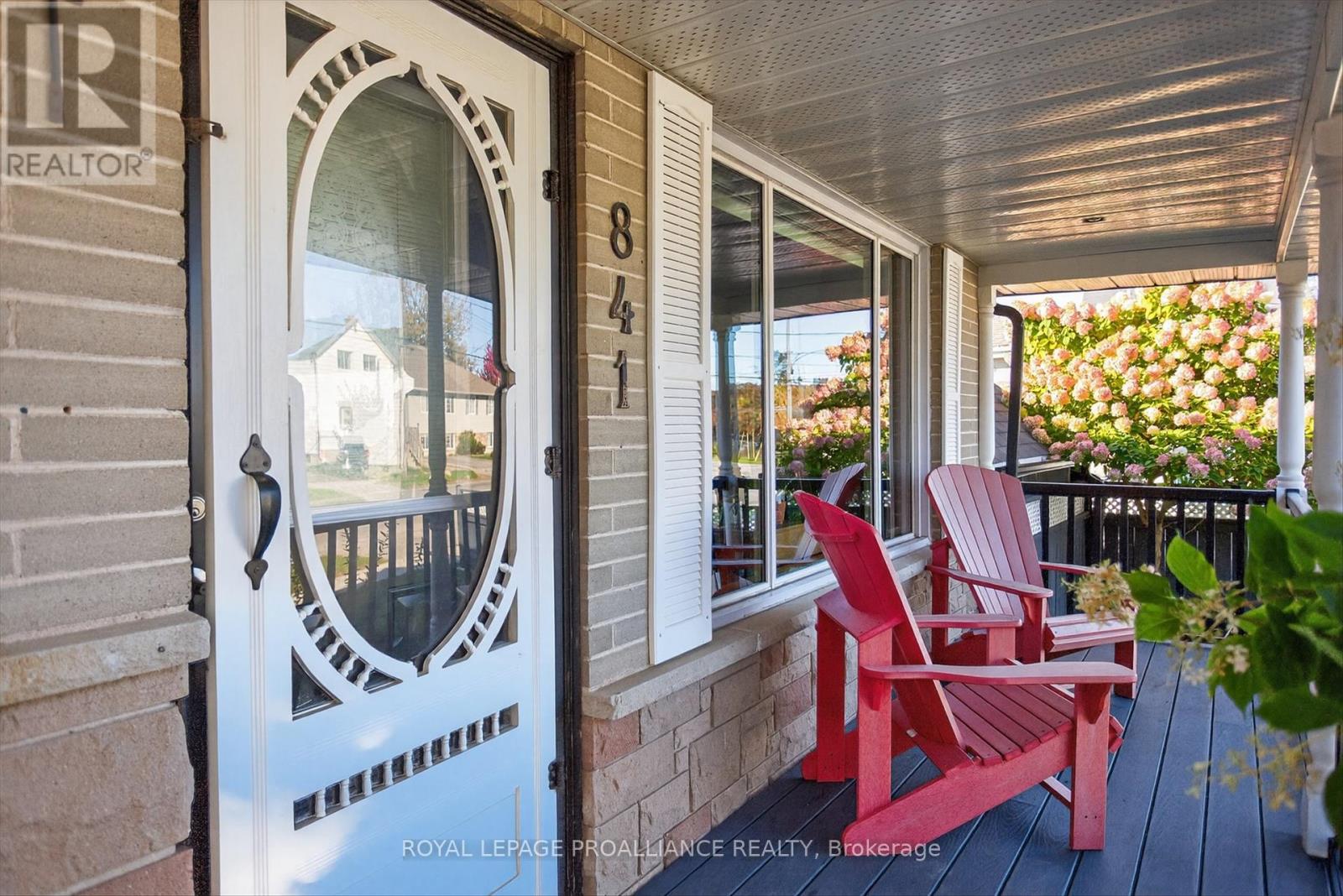 841 St. Marys Street, Peterborough (Otonabee Ward 1), Ontario  K9J 4H4 - Photo 5 - X12456214