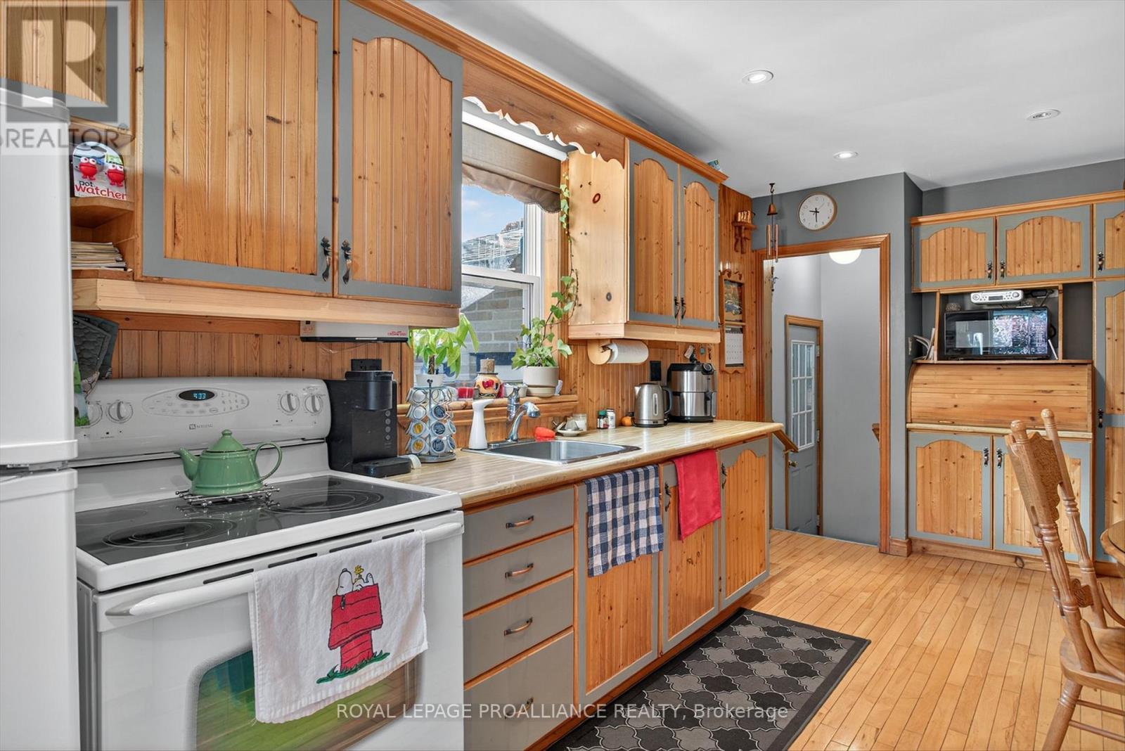 841 St. Marys Street, Peterborough (Otonabee Ward 1), Ontario  K9J 4H4 - Photo 6 - X12456214