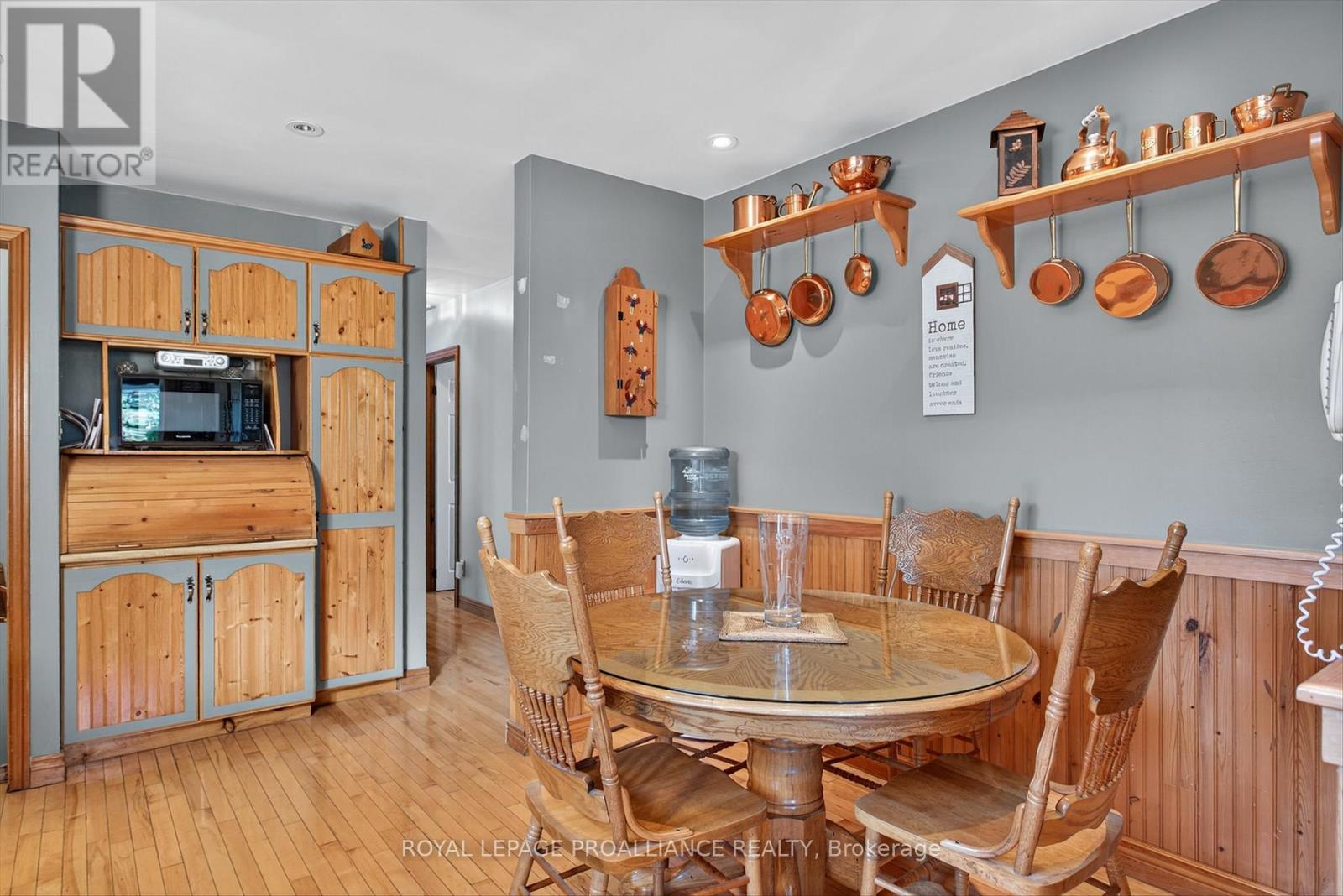 841 St. Marys Street, Peterborough (Otonabee Ward 1), Ontario  K9J 4H4 - Photo 9 - X12456214