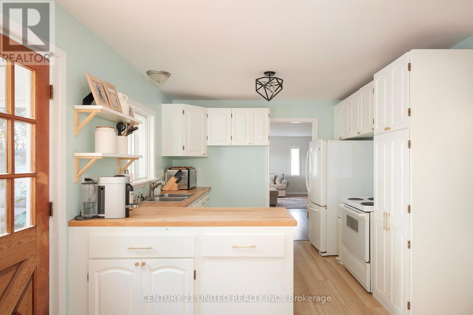 1274 Young's Cove Road, Selwyn, Ontario  K0L 1T0 - Photo 3 - X12456573