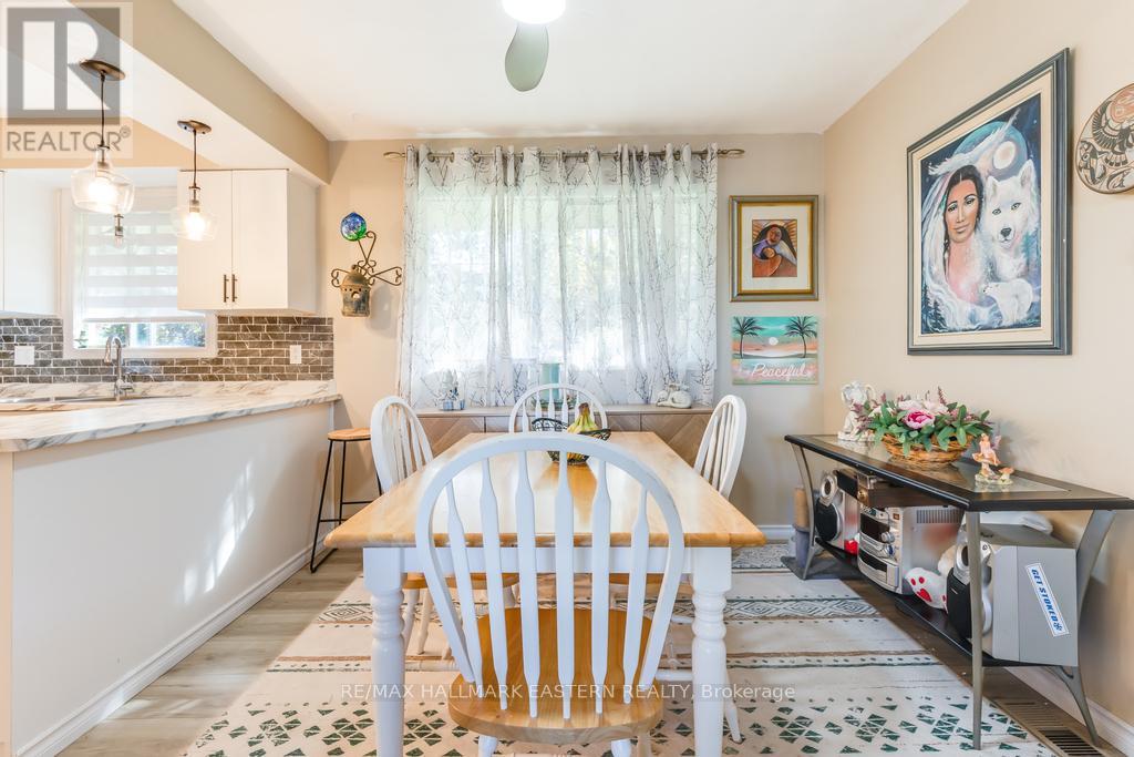 1013 Nicholl's Boulevard, Selwyn, Ontario  K0L 1H0 - Photo 16 - X12457024