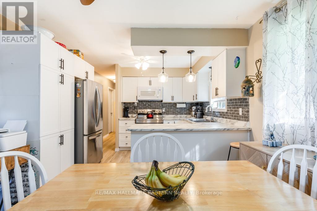 1013 Nicholl's Boulevard, Selwyn, Ontario  K0L 1H0 - Photo 17 - X12457024