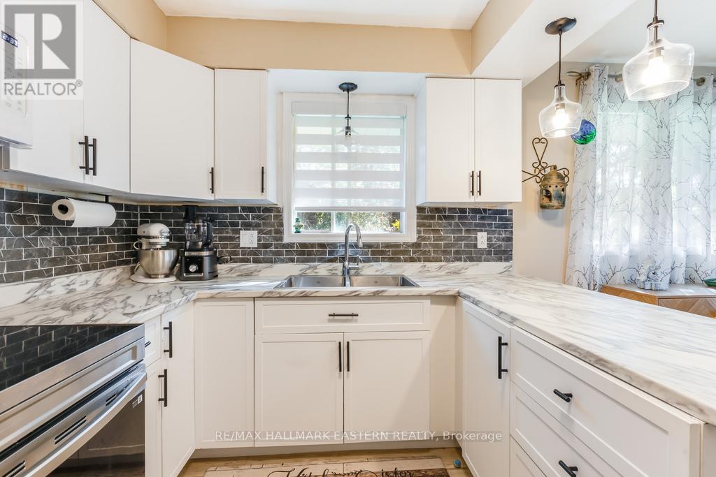 1013 Nicholl's Boulevard, Selwyn, Ontario  K0L 1H0 - Photo 20 - X12457024