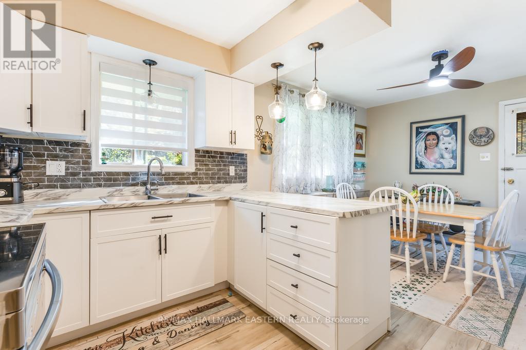 1013 Nicholl's Boulevard, Selwyn, Ontario  K0L 1H0 - Photo 21 - X12457024