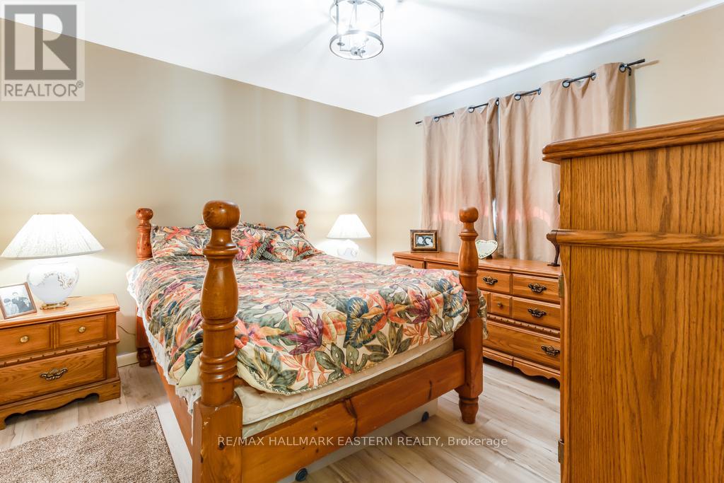 1013 Nicholl's Boulevard, Selwyn, Ontario  K0L 1H0 - Photo 24 - X12457024