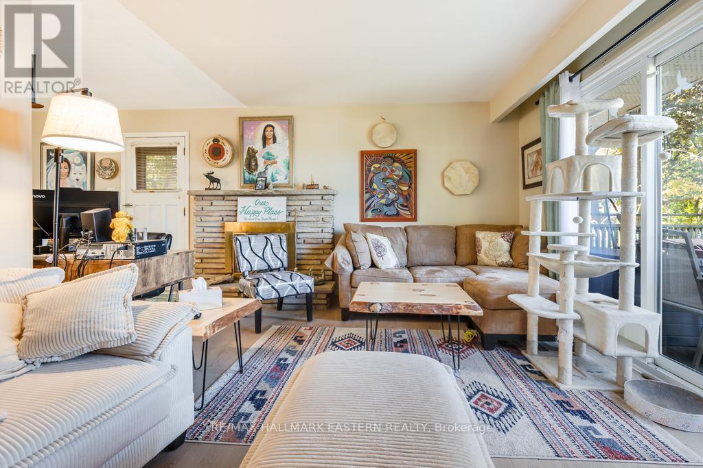 1013 Nicholl's Boulevard, Selwyn, Ontario  K0L 1H0 - Photo 8 - X12457024