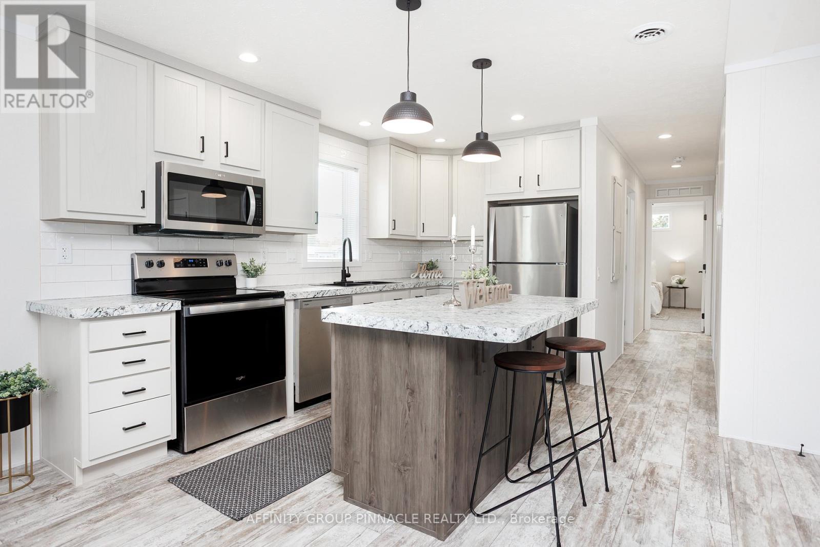 1 Vista Drive, Kawartha Lakes (Lindsay), Ontario  K9V 0H7 - Photo 21 - X12457033