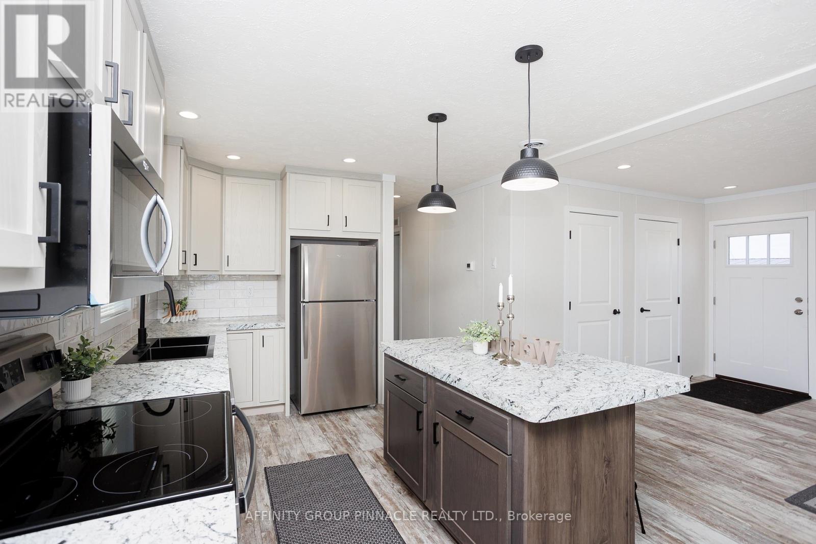 1 Vista Drive, Kawartha Lakes (Lindsay), Ontario  K9V 0H7 - Photo 23 - X12457033