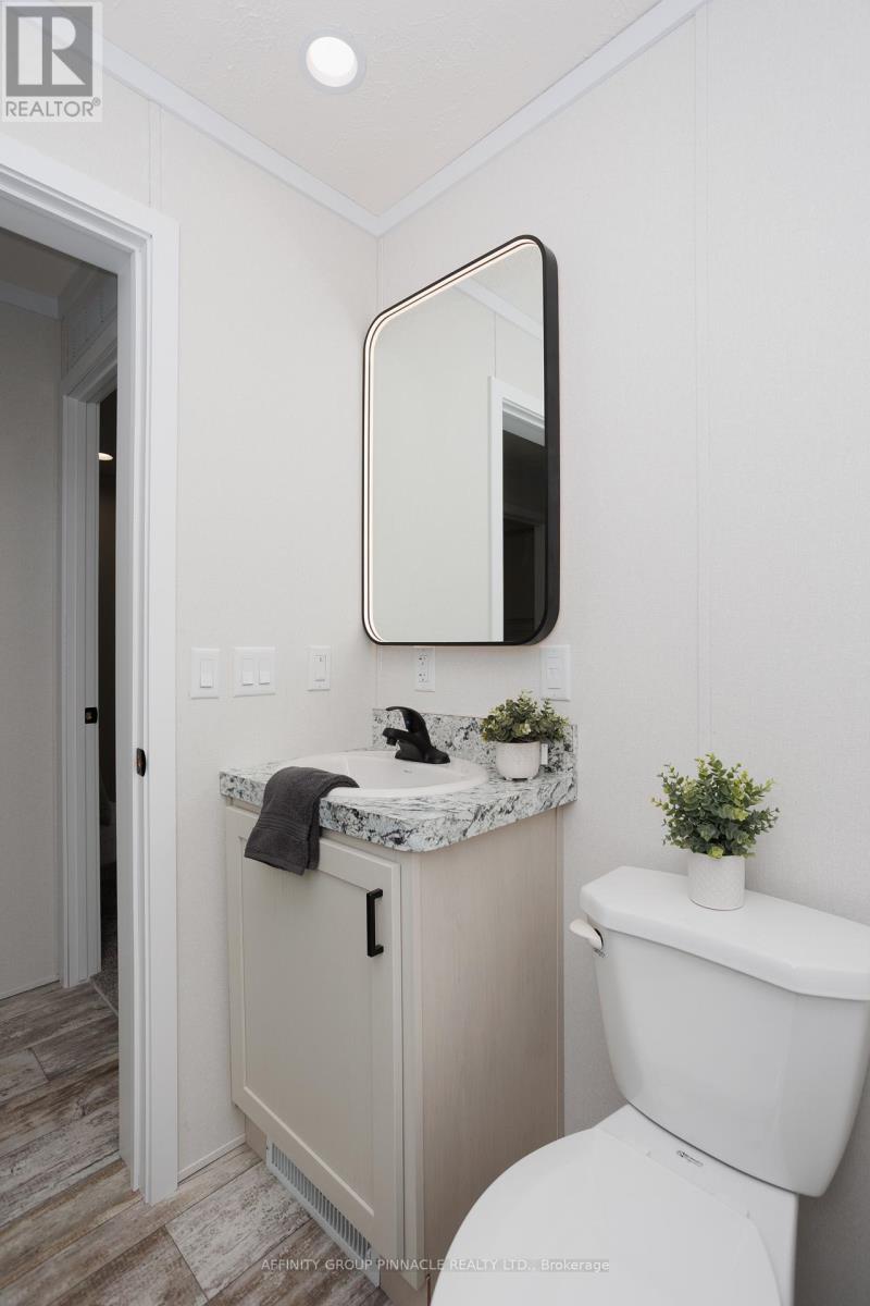 1 Vista Drive, Kawartha Lakes (Lindsay), Ontario  K9V 0H7 - Photo 34 - X12457033