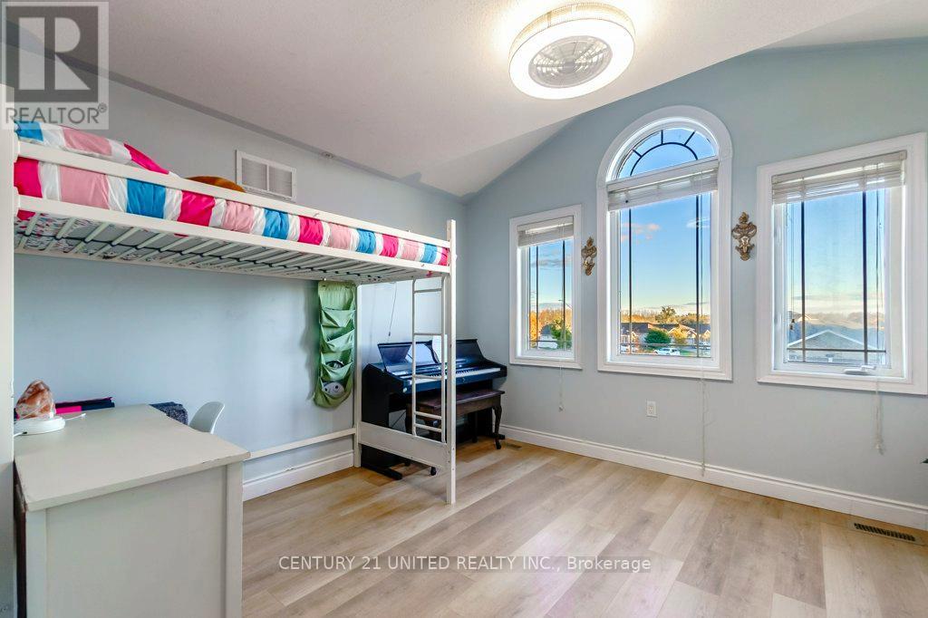 810 Hargrove Trail, Peterborough (Ashburnham Ward 4), Ontario  K9L 0B6 - Photo 28 - X12457265