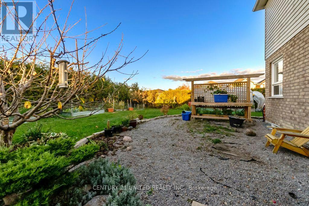 810 Hargrove Trail, Peterborough (Ashburnham Ward 4), Ontario  K9L 0B6 - Photo 32 - X12457265