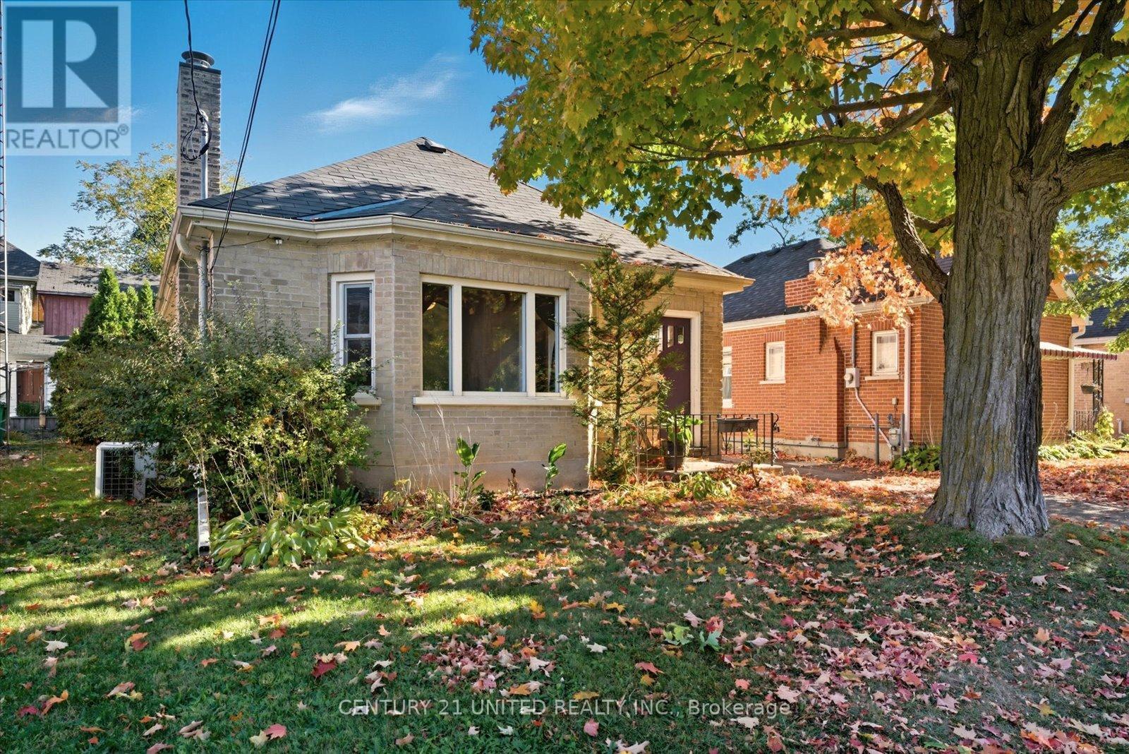 776 Bethune Street, Peterborough (Northcrest Ward 5), Ontario  K9H 4A6 - Photo 4 - X12457322