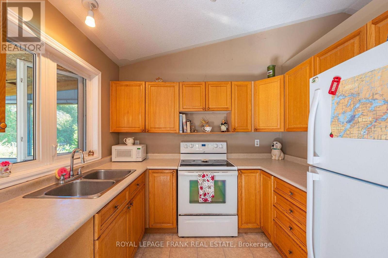 124 Sumcot Drive, Trent Lakes, Ontario  K0L 1J0 - Photo 10 - X12457341