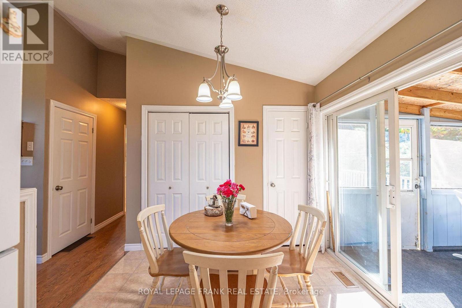 124 Sumcot Drive, Trent Lakes, Ontario  K0L 1J0 - Photo 11 - X12457341