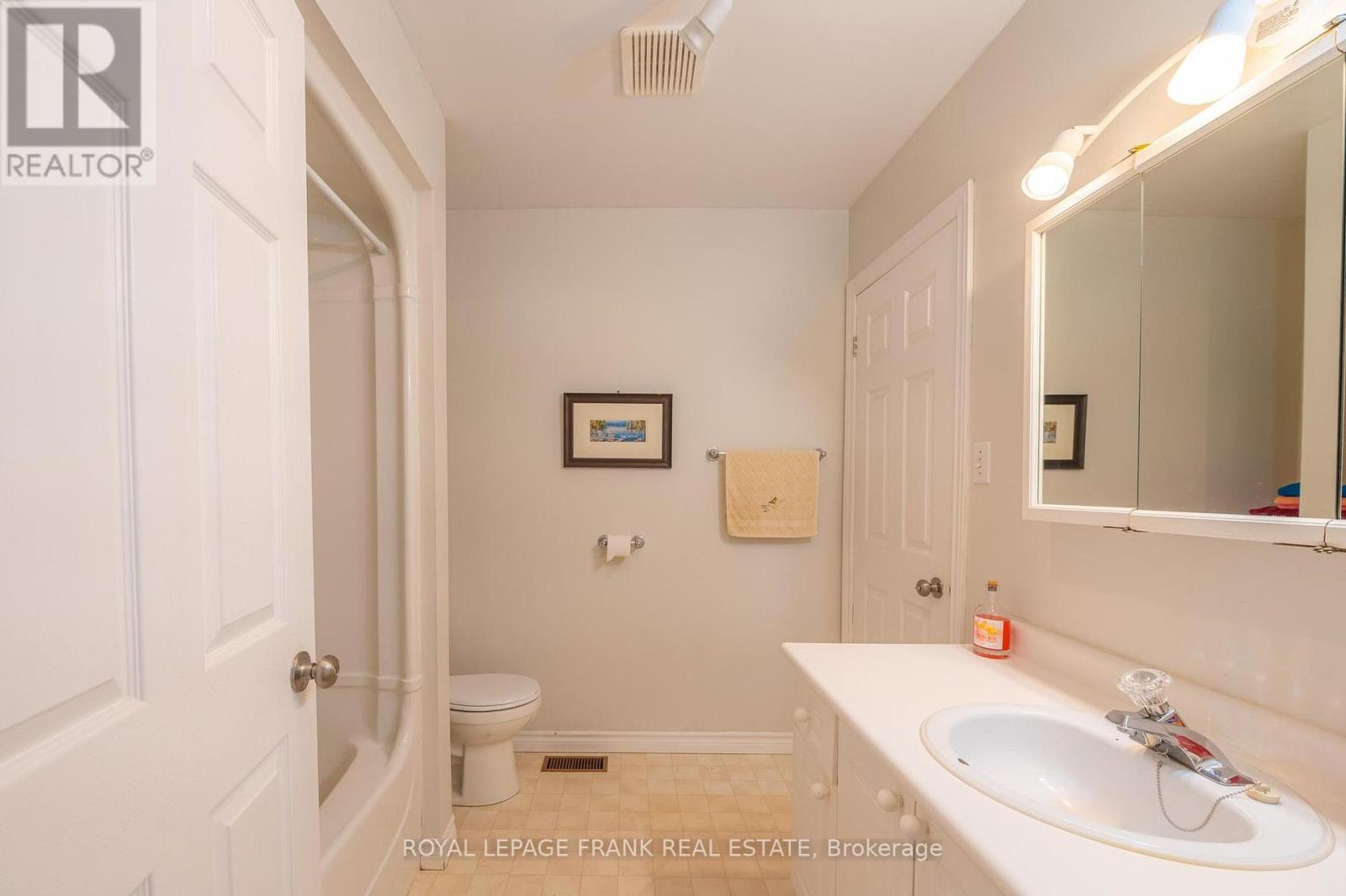 124 Sumcot Drive, Trent Lakes, Ontario  K0L 1J0 - Photo 15 - X12457341