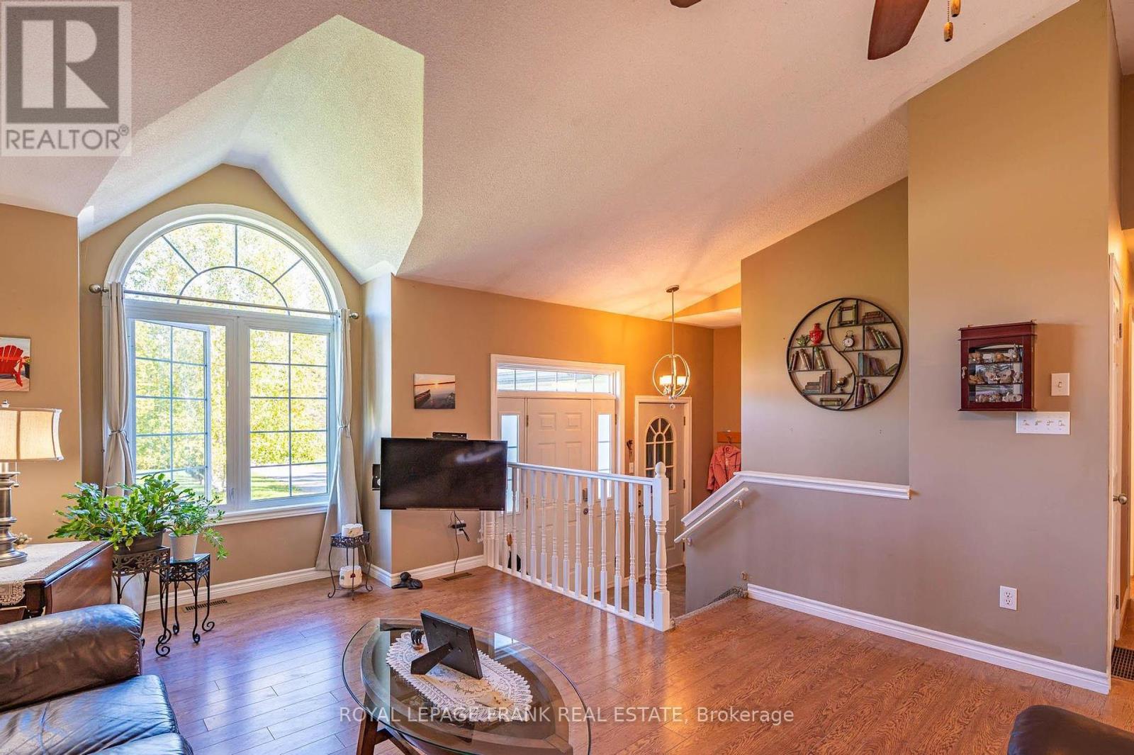 124 Sumcot Drive, Trent Lakes, Ontario  K0L 1J0 - Photo 5 - X12457341