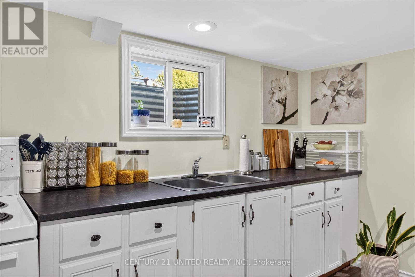 470 Rogers Street, Peterborough (Ashburnham Ward 4), Ontario  K9H 1W9 - Photo 27 - X12457496