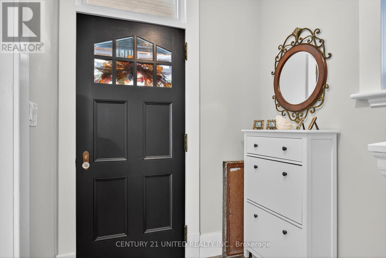 470 Rogers Street, Peterborough (Ashburnham Ward 4), Ontario  K9H 1W9 - Photo 5 - X12457496