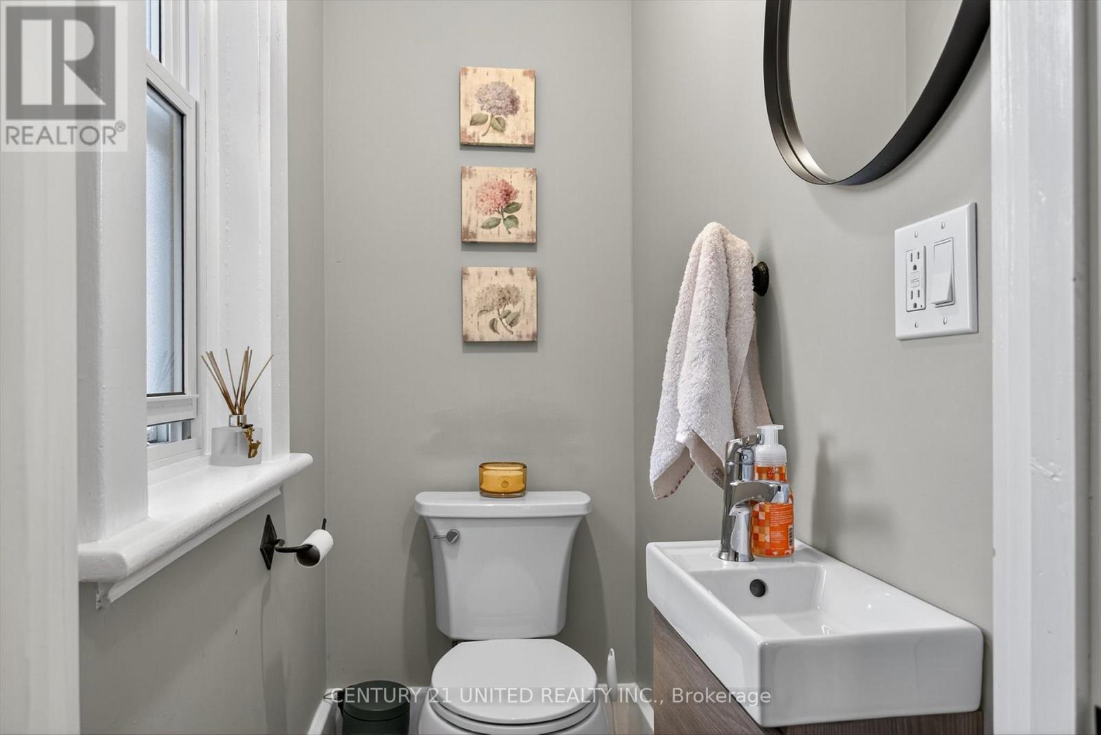 470 Rogers Street, Peterborough (Ashburnham Ward 4), Ontario  K9H 1W9 - Photo 9 - X12457496