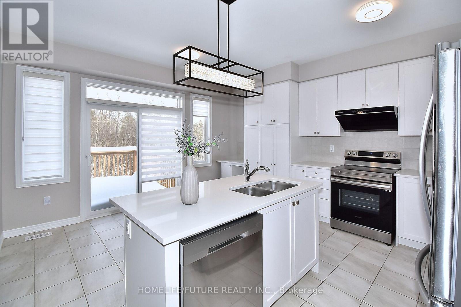 656 Lemay Grove, Peterborough (Monaghan Ward 2), Ontario  K9K 0H8 - Photo 11 - X12457582