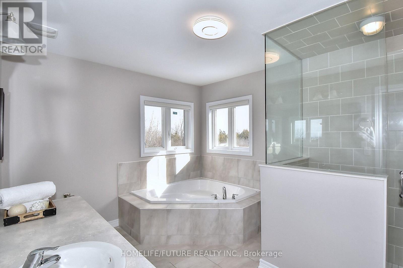 656 Lemay Grove, Peterborough (Monaghan Ward 2), Ontario  K9K 0H8 - Photo 24 - X12457582