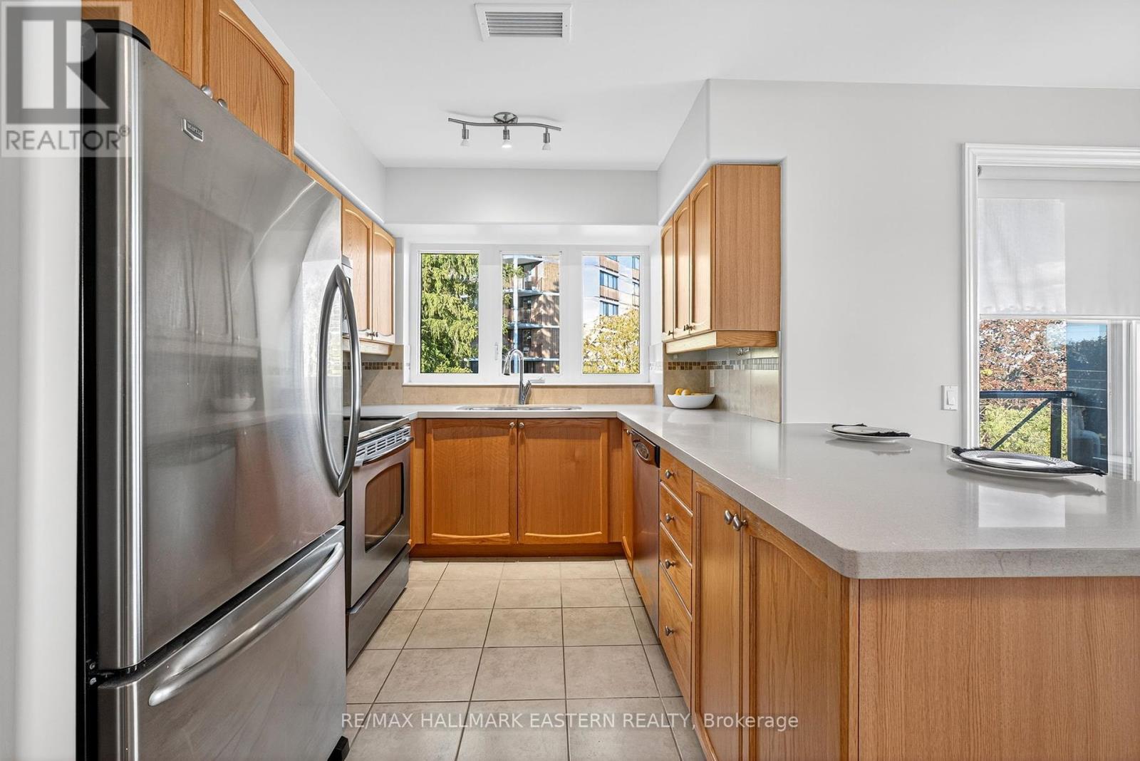 Ph06 - 869 Clonsilla Avenue, Peterborough (Otonabee Ward 1), Ontario  K9J 0B7 - Photo 21 - X12458147