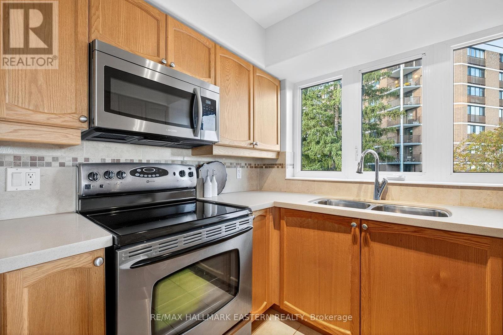 Ph06 - 869 Clonsilla Avenue, Peterborough (Otonabee Ward 1), Ontario  K9J 0B7 - Photo 22 - X12458147