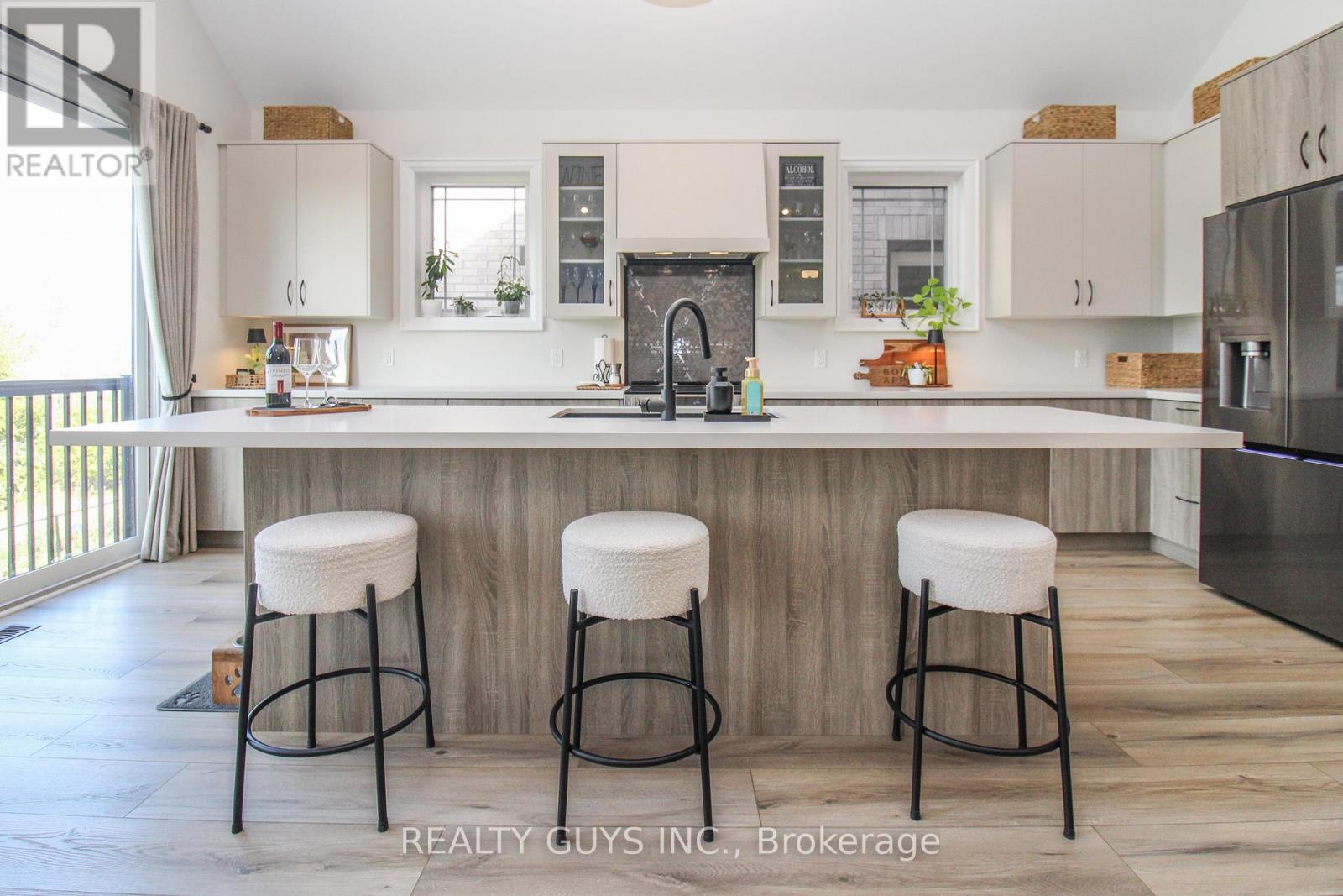 322 Cullen Trail, Peterborough (Northcrest Ward 5), Ontario  K9H 0J9 - Photo 16 - X12458264