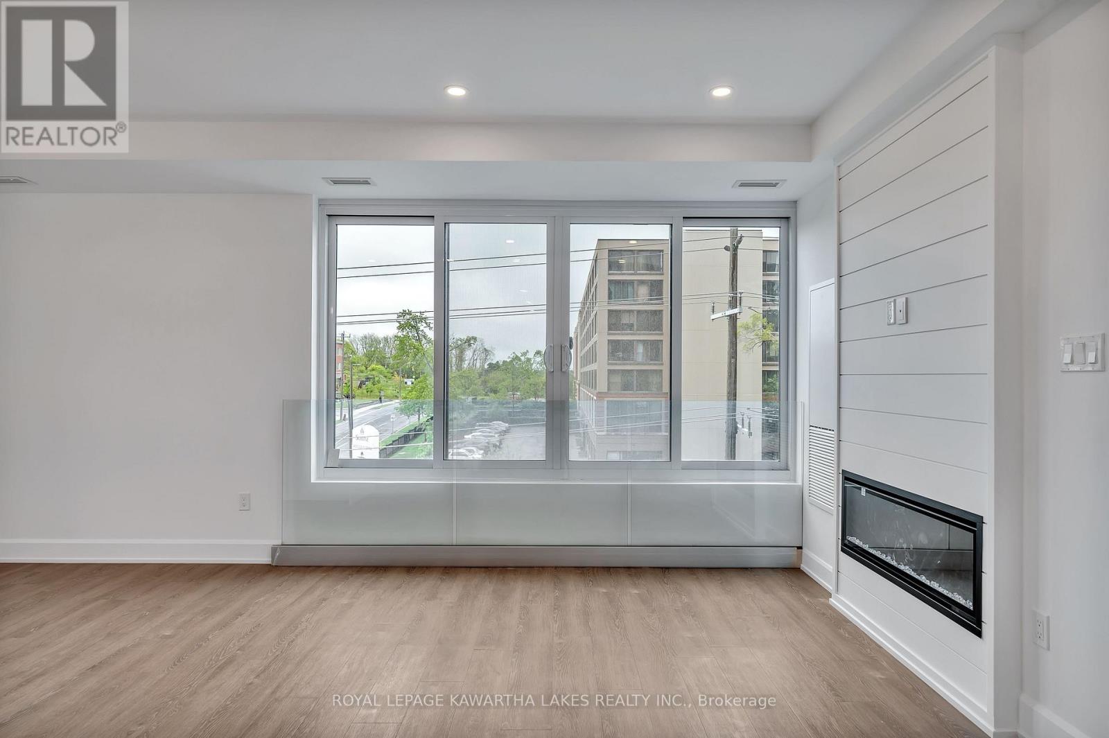 404 - 195 Hunter Street E, Peterborough East (Central), Ontario  K9H 1G9 - Photo 7 - X12458751