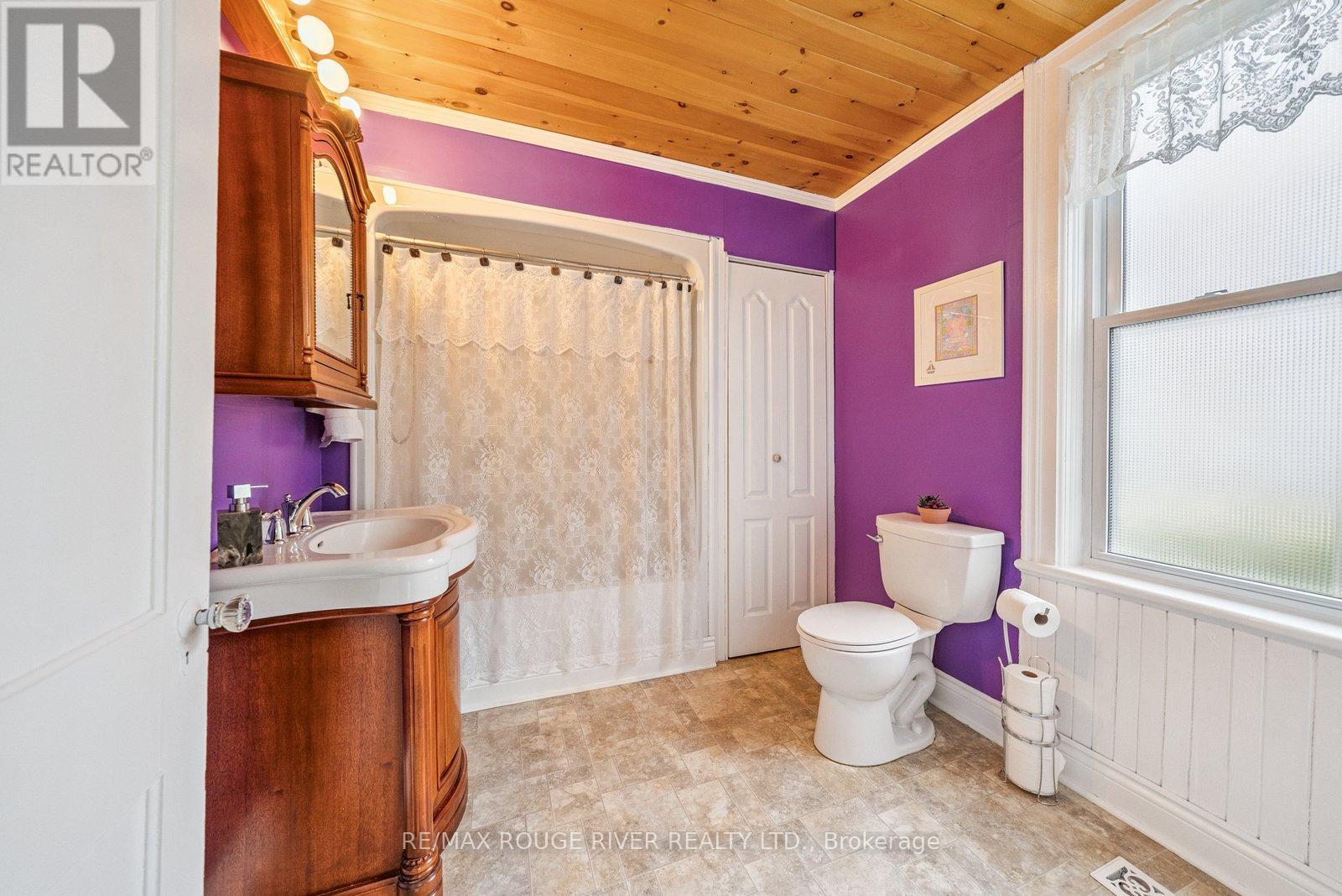 21 Centre Avenue, Trent Hills (Warkworth), Ontario  K0L 1L0 - Photo 9 - X12459339