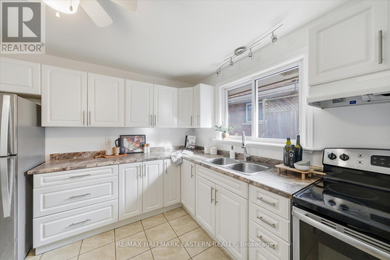 19-A & 19-1 Beechwood Drive, Peterborough (Monaghan Ward 2), Ontario  K9J 1M2 - Photo 10 - X12459630