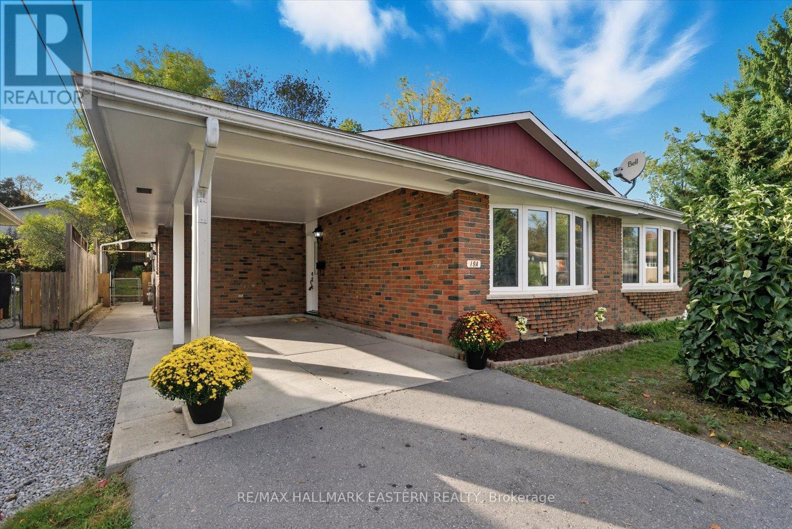 19-A & 19-1 Beechwood Drive, Peterborough (Monaghan Ward 2), Ontario  K9J 1M2 - Photo 2 - X12459630