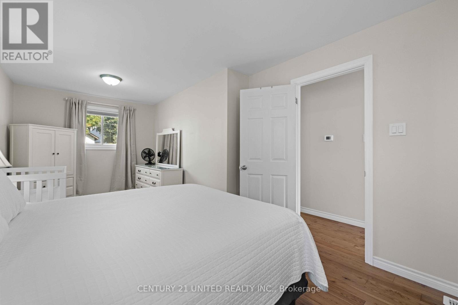 392 Wellington Street, Peterborough (Northcrest Ward 5), Ontario  K9H 5C2 - Photo 12 - X12459680