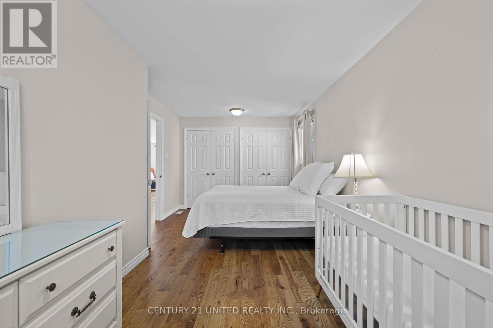 392 Wellington Street, Peterborough (Northcrest Ward 5), Ontario  K9H 5C2 - Photo 13 - X12459680