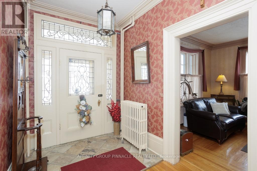 22 Francis Street, Kawartha Lakes (Lindsay), Ontario  K9V 3R6 - Photo 6 - X12460238