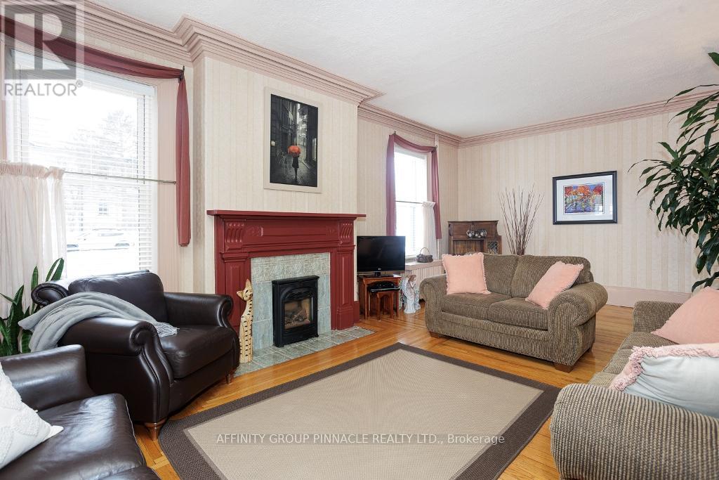 22 Francis Street, Kawartha Lakes (Lindsay), Ontario  K9V 3R6 - Photo 7 - X12460238