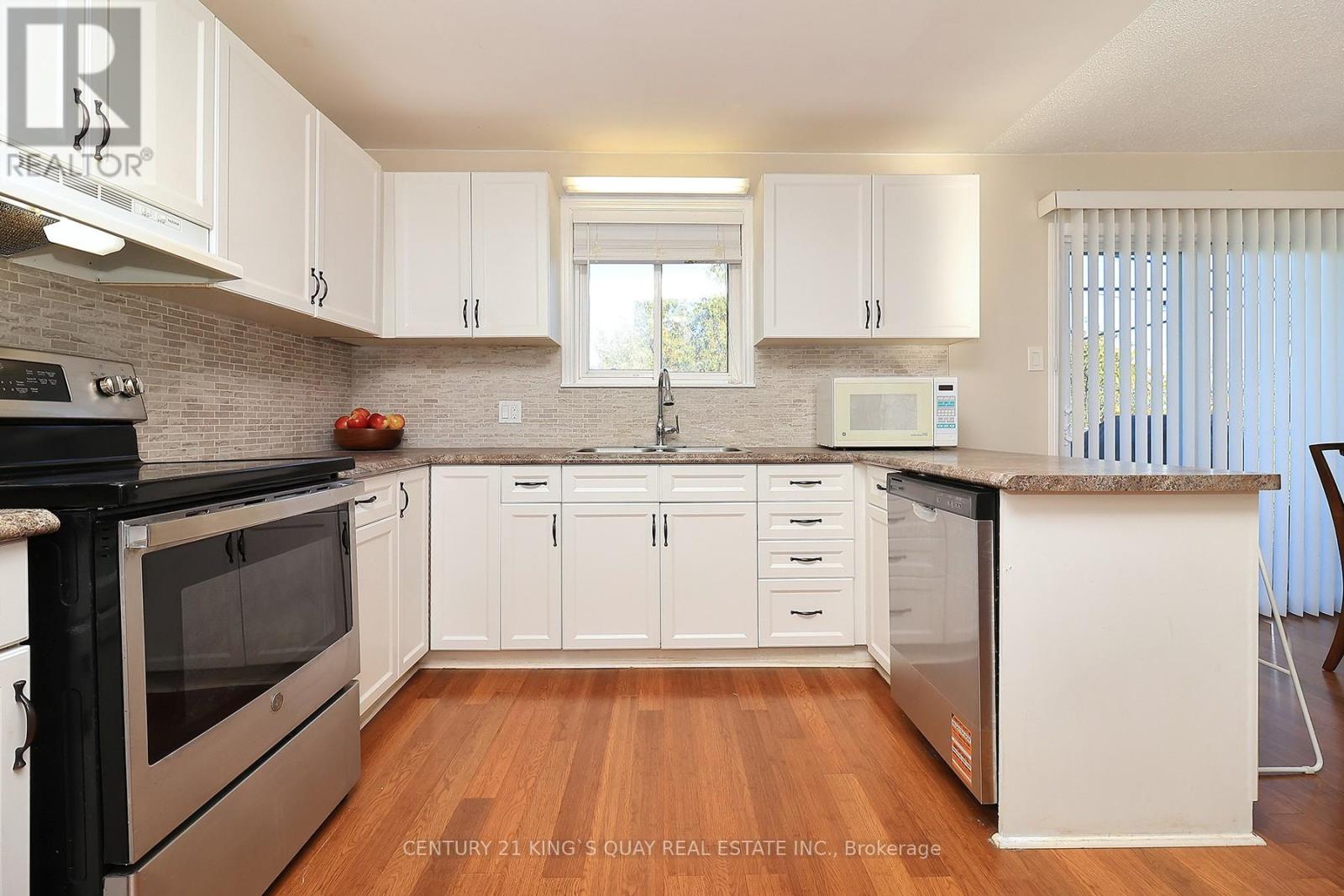 29 - 115 Mary Street W, Kawartha Lakes (Lindsay), Ontario  K9V 2N7 - Photo 17 - X12460126