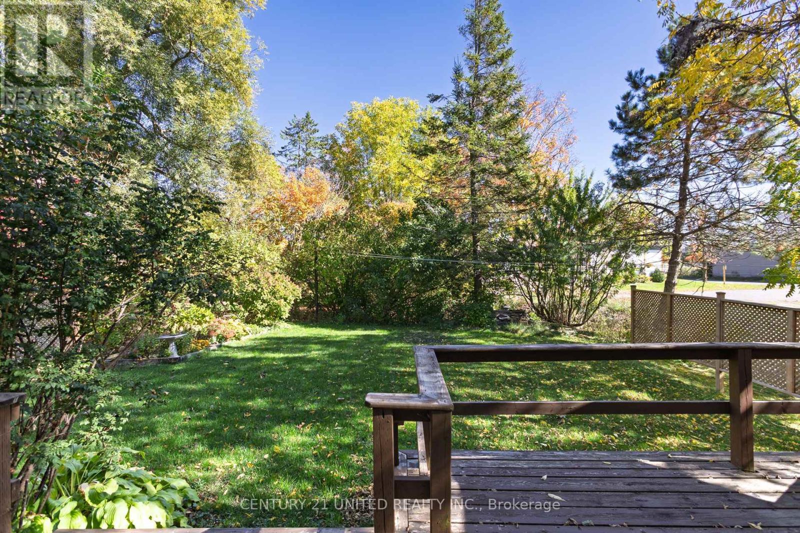 72 Regent Street, Selwyn, Ontario  K0L 2H0 - Photo 10 - X12460540