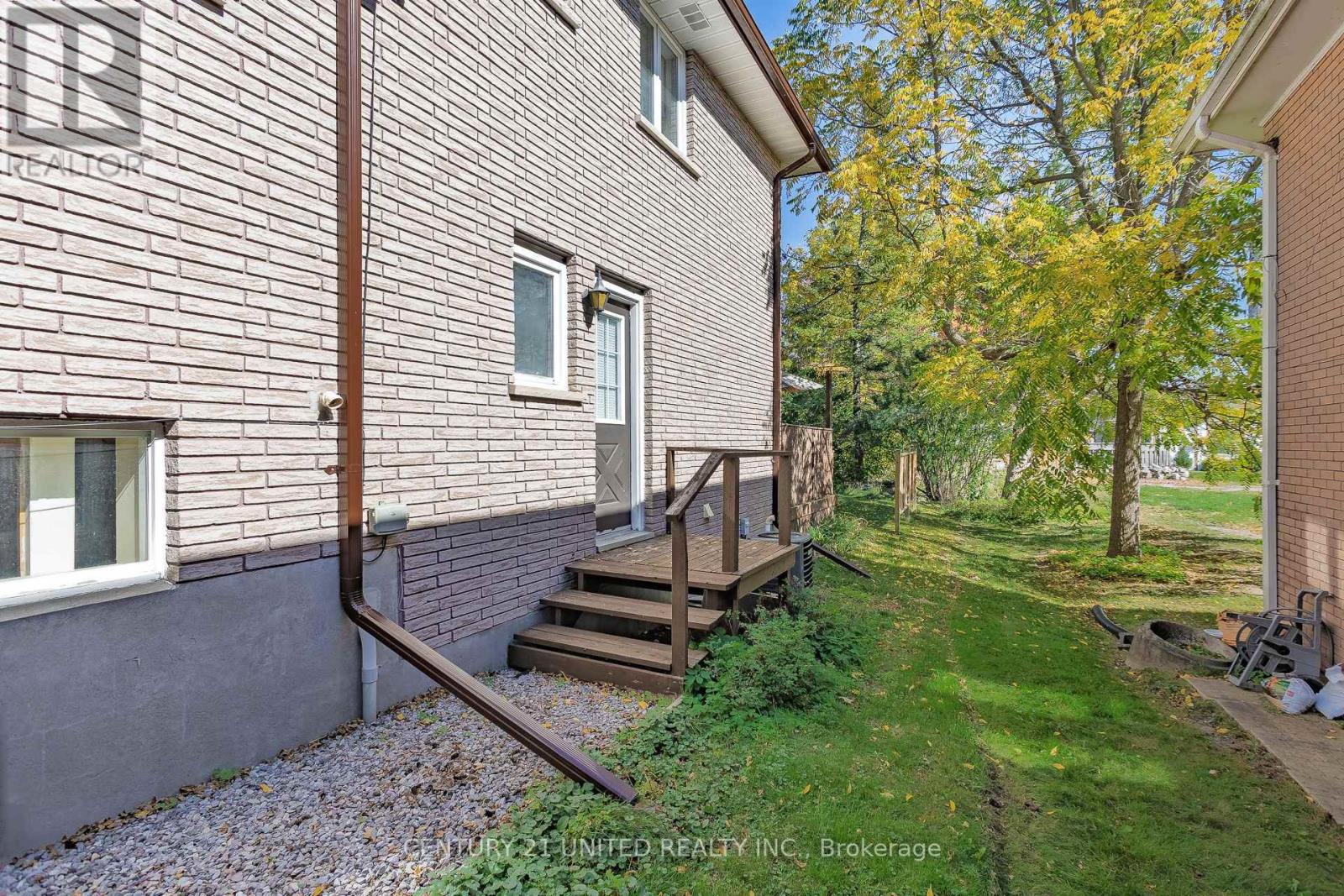 72 Regent Street, Selwyn, Ontario  K0L 2H0 - Photo 14 - X12460540