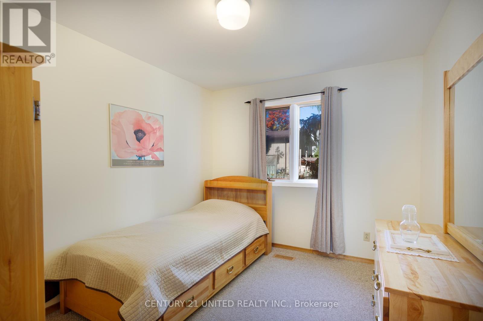 72 Regent Street, Selwyn, Ontario  K0L 2H0 - Photo 32 - X12460540