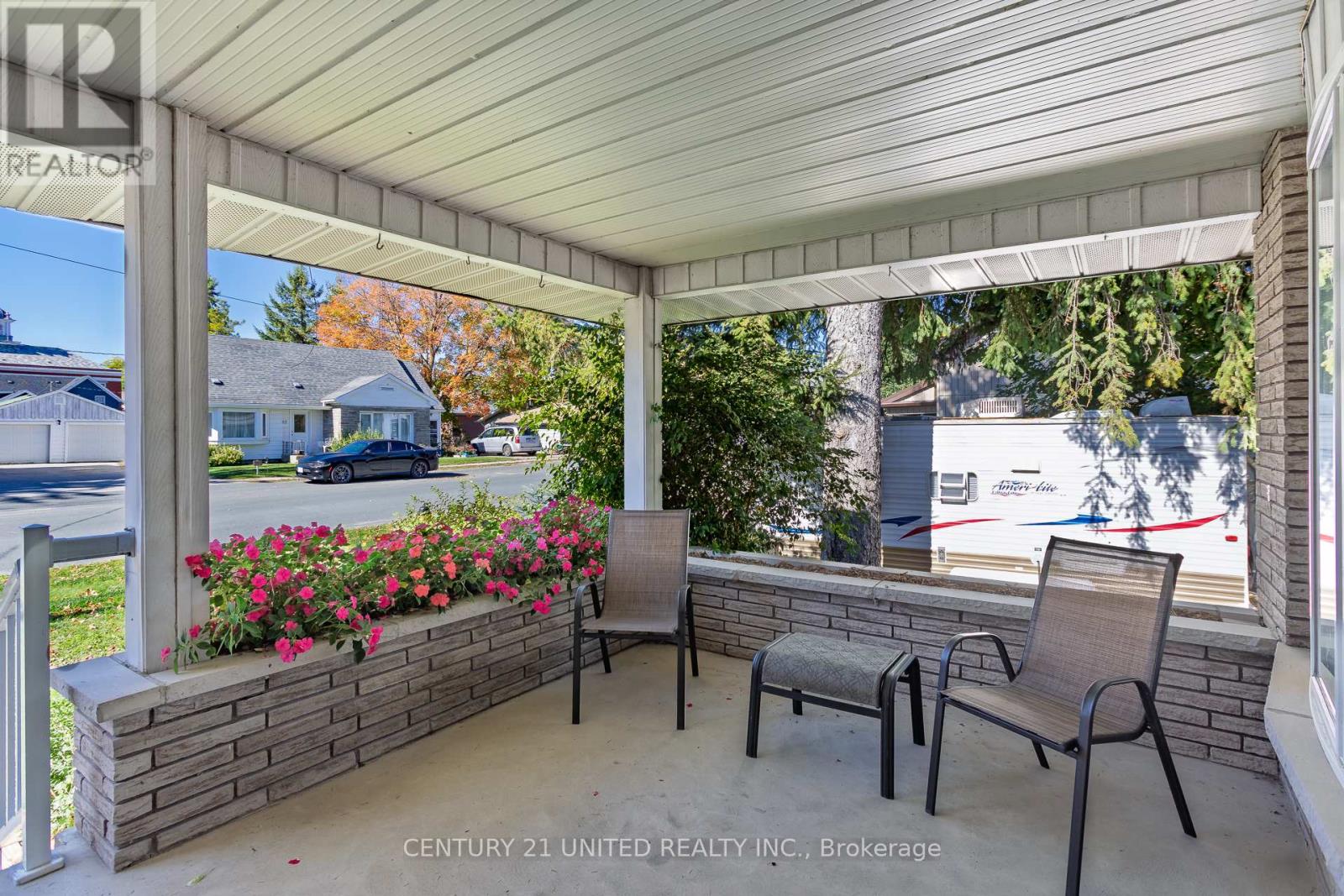 72 Regent Street, Selwyn, Ontario  K0L 2H0 - Photo 4 - X12460540