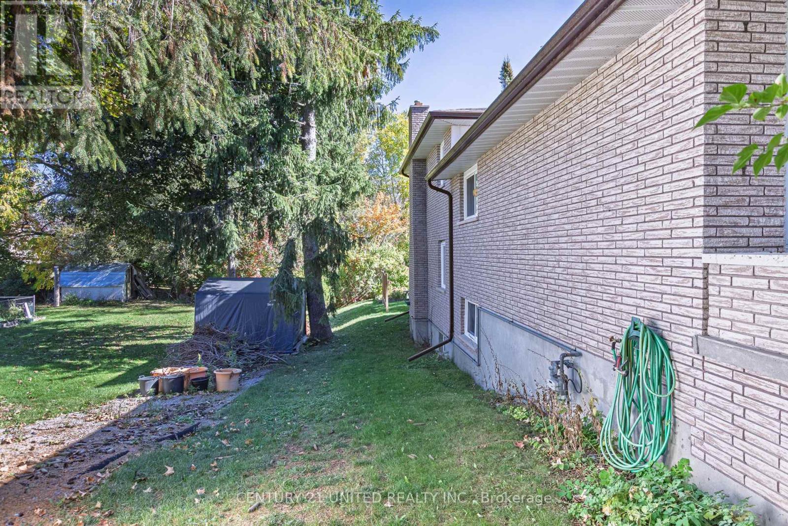 72 Regent Street, Selwyn, Ontario  K0L 2H0 - Photo 5 - X12460540