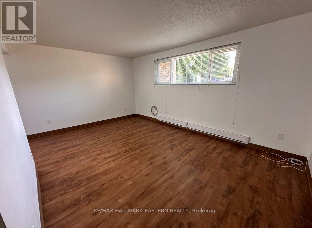 104 - 106 Lansdowne Street, Peterborough (Town Ward 3), Ontario  K9J 1Y1 - Photo 4 - X12460631