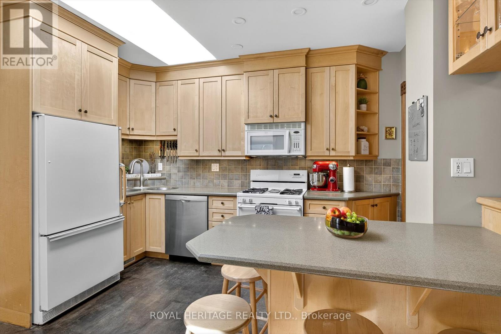 693 Water Street, Peterborough (Town Ward 3), Ontario  K9H 3N4 - Photo 12 - X12460872