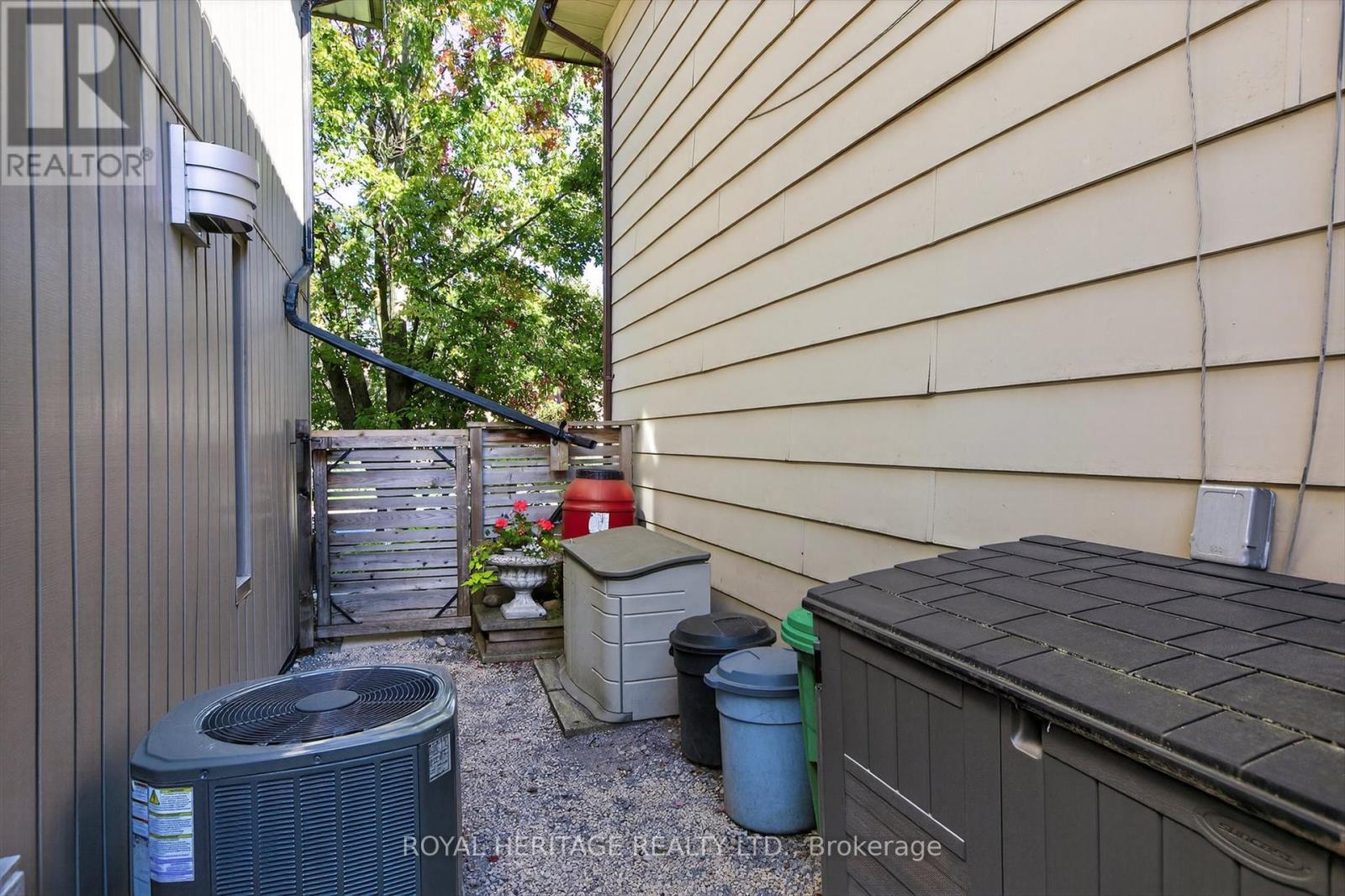 693 Water Street, Peterborough (Town Ward 3), Ontario  K9H 3N4 - Photo 37 - X12460872