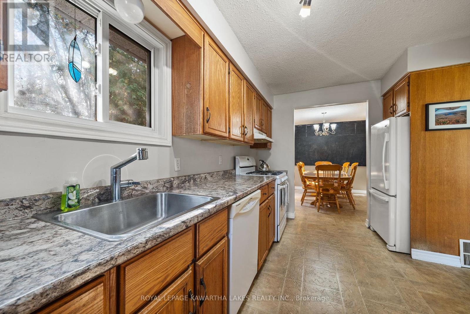 35 Woods Avenue, Kawartha Lakes (Emily), Ontario  K0L 2W0 - Photo 19 - X12461417