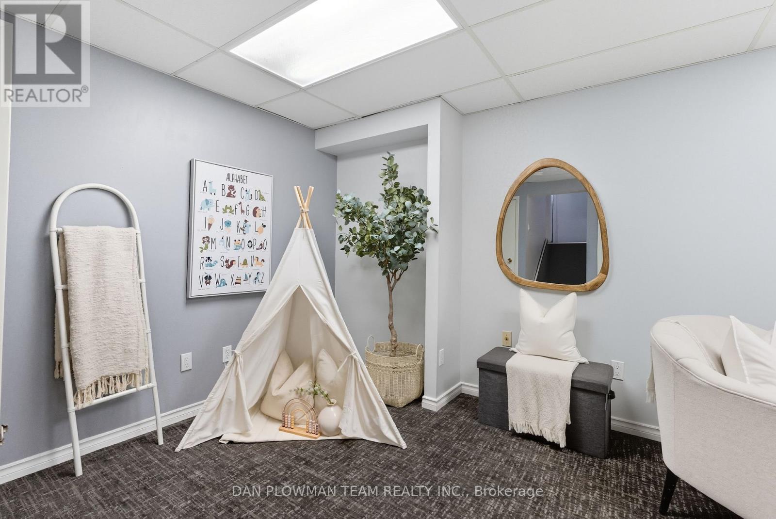 46 Alexander Avenue, Peterborough (Monaghan Ward 2), Ontario  K9J 6B4 - Photo 23 - X12461416