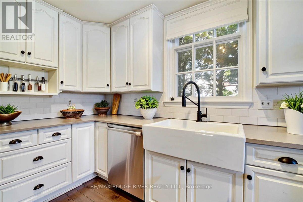 1140 Heritage Line, Otonabee-South Monaghan, Ontario  K0L 2G0 - Photo 12 - X12462205