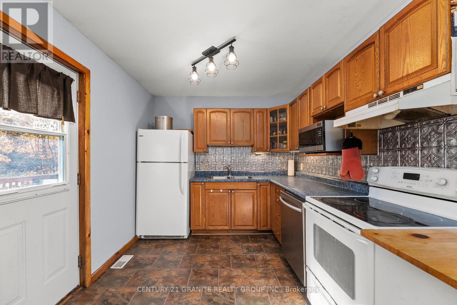 31813 Highway 62 North, Hastings Highlands (Herschel Ward), Ontario  K0L 2S0 - Photo 11 - X12462551