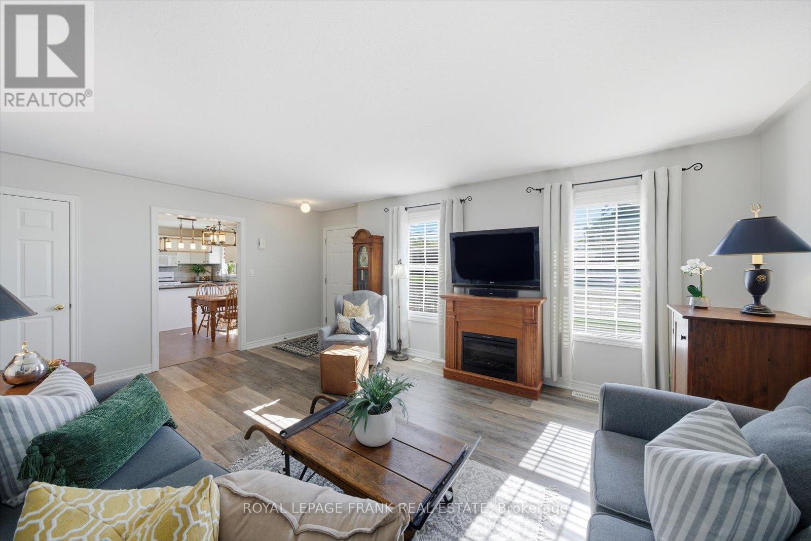 34 Riverview Road, Kawartha Lakes (Lindsay), Ontario  K9V 1B3 - Photo 10 - X12462703